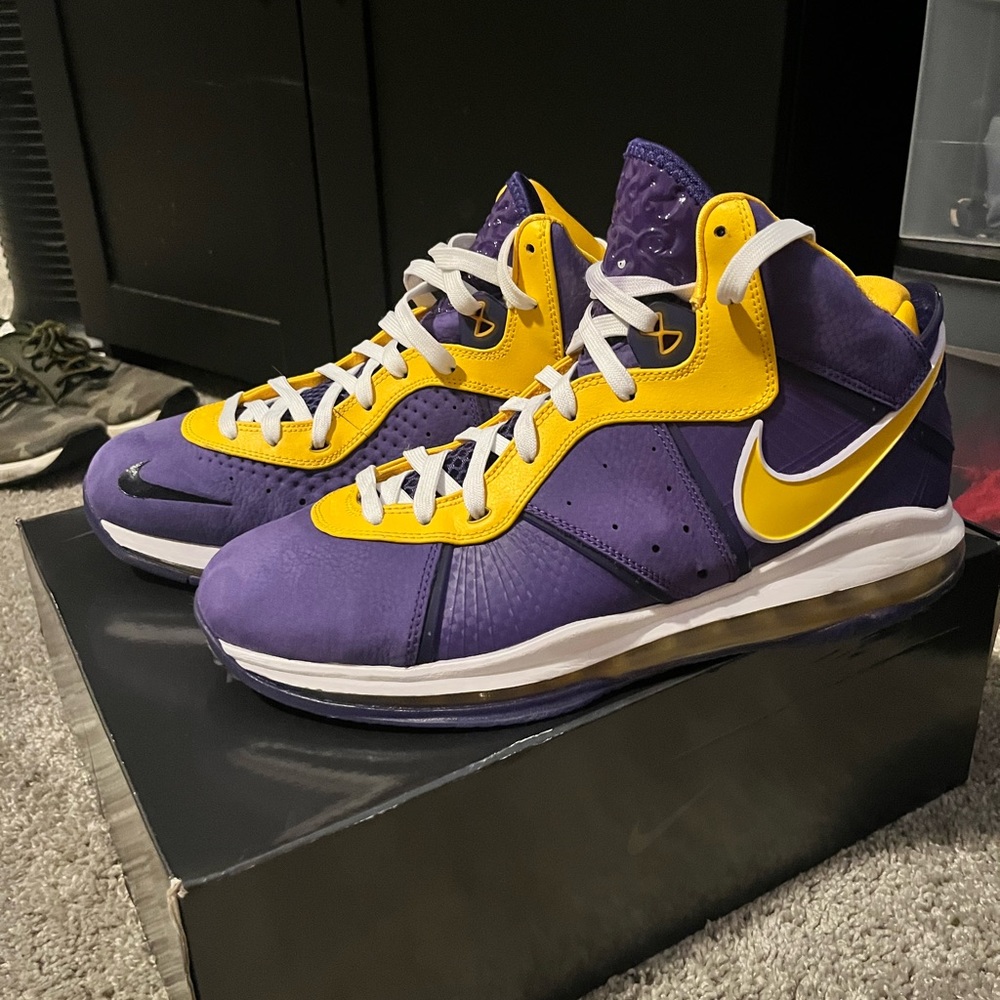 Nike Lebron James VIII QS  (Size 12)
